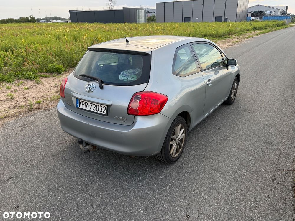 Toyota Auris - 10