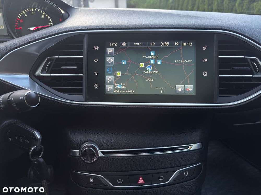 Peugeot 308 BlueHDi FAP 150 EAT6 Stop & Start Allure - 22