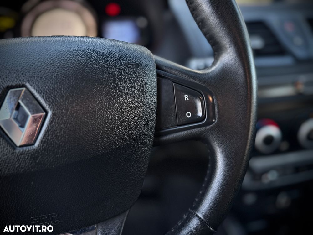 Renault Megane 1.5 dCI Color Edition - 32