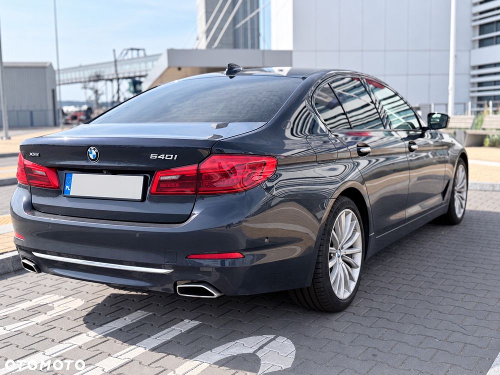 BMW Seria 5 540i Luxury Line - 9