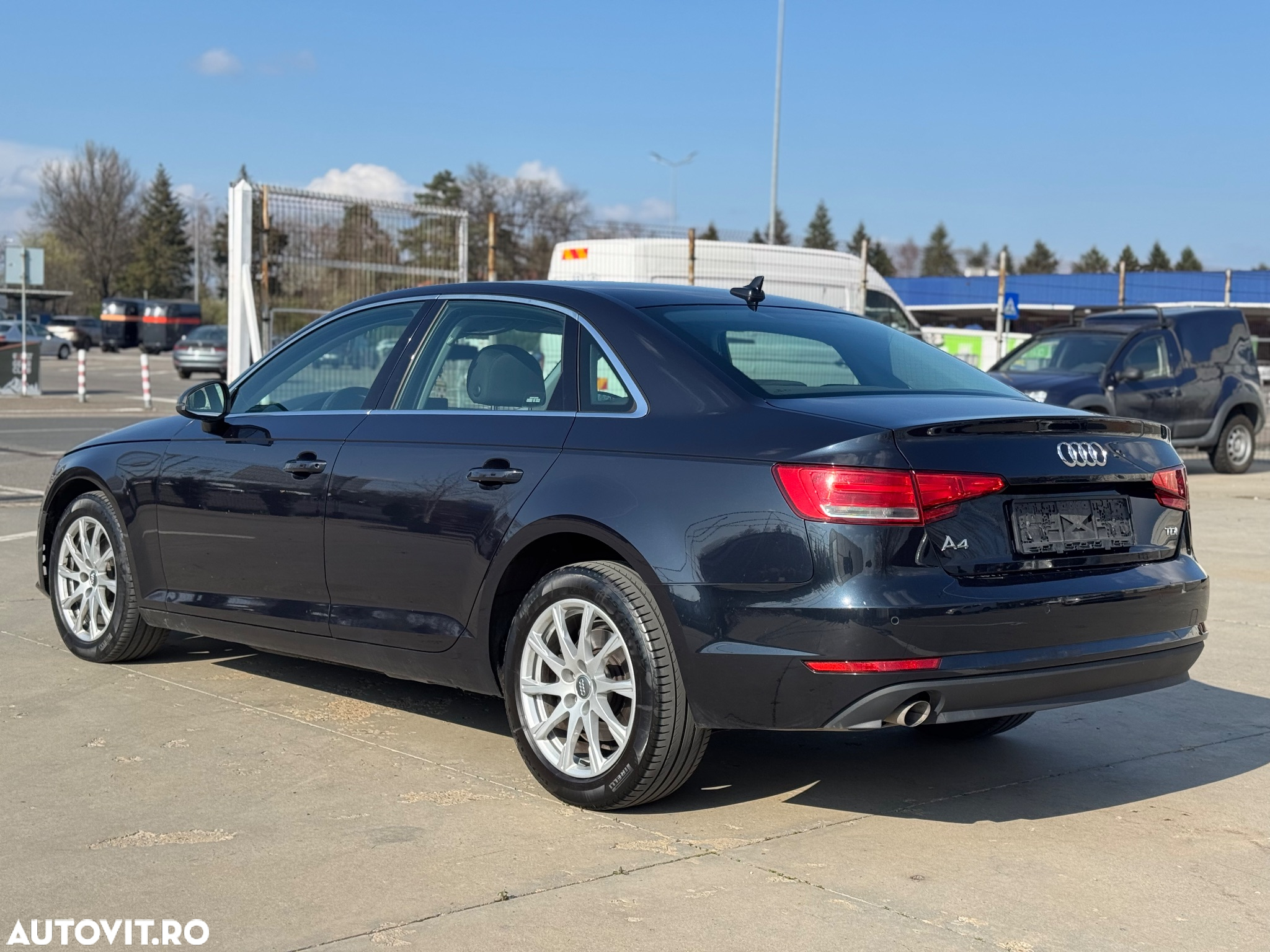 Audi A4 - 4