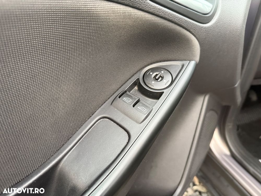 Ford Focus Turnier 1.0 EcoBoost Start-Stopp-System Titanium - 9