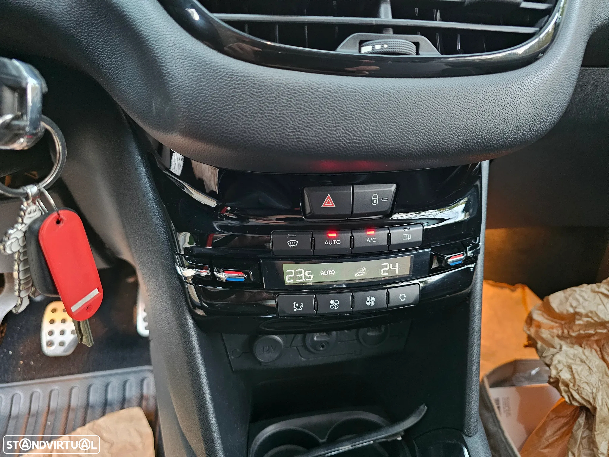 Peugeot 208 1.6 e-HDi Allure - 14