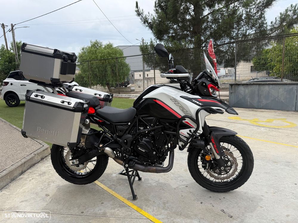 Benelli TRK 702 X com malas de alumínio - 4