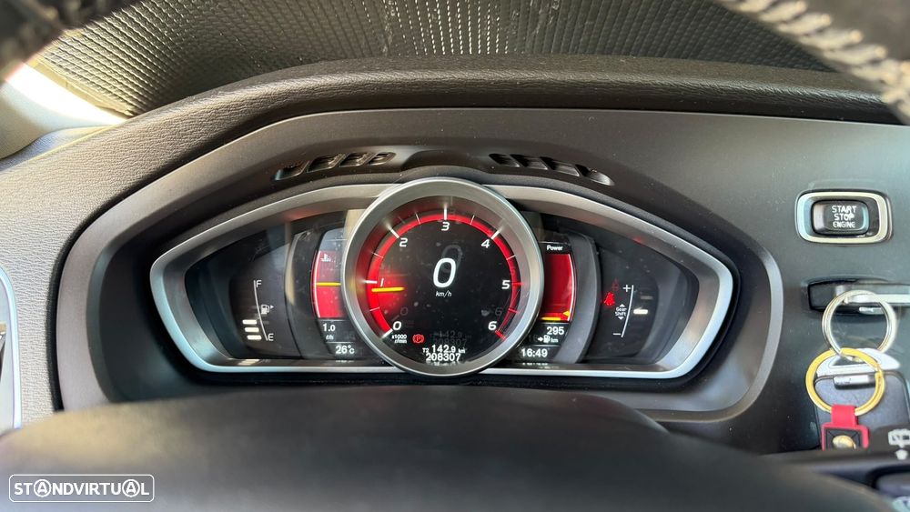 Volvo V40 1.6 D2 Eco Momentum - 26