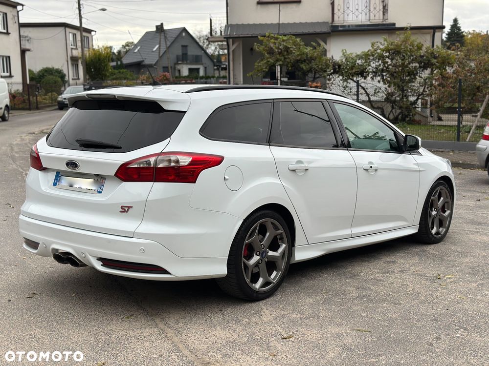 Ford Focus ST - 7