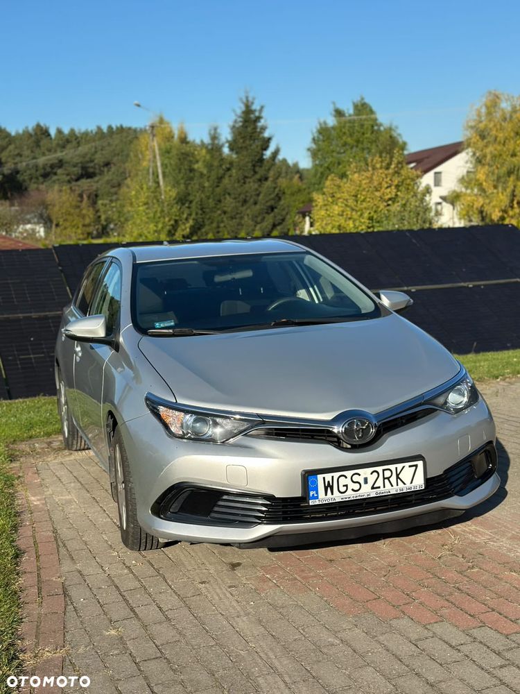 Toyota Auris 2015 photo 4