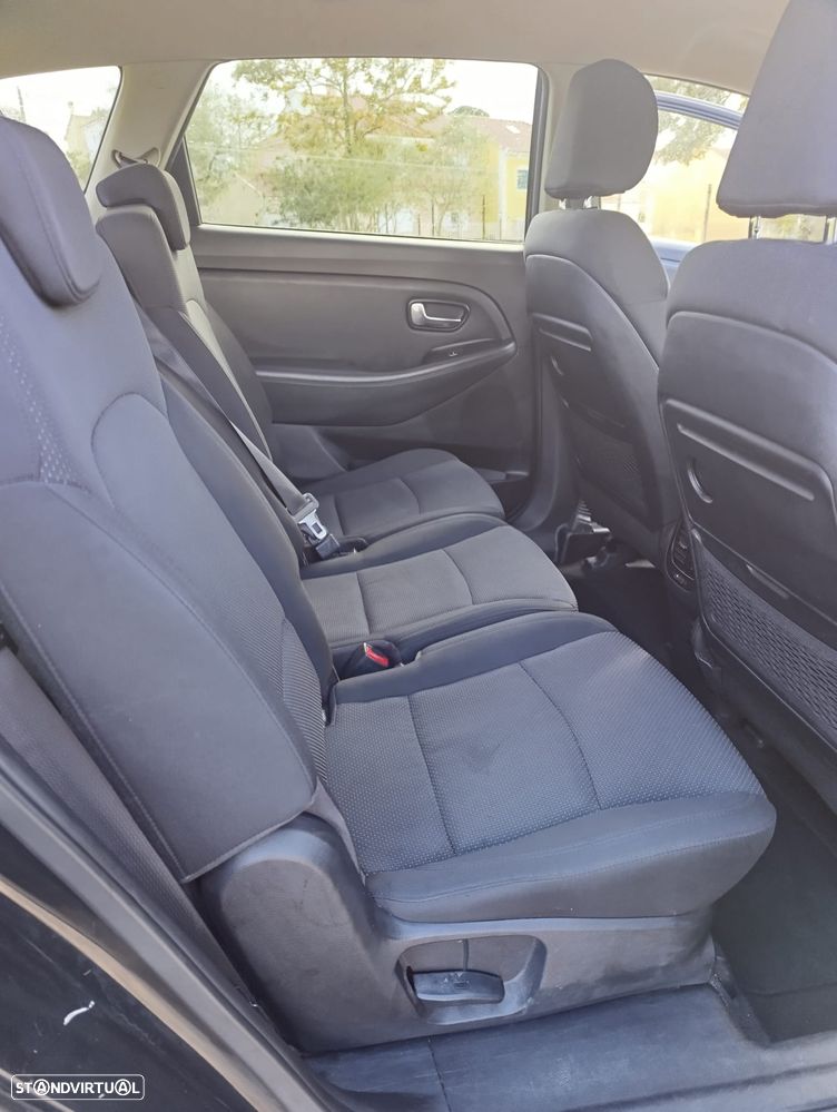 Kia Carens 1.7 CRDi ISG TX - 18