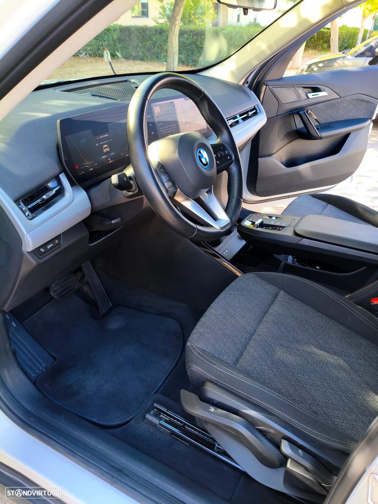 BMW iX1 eDrive20 - 22