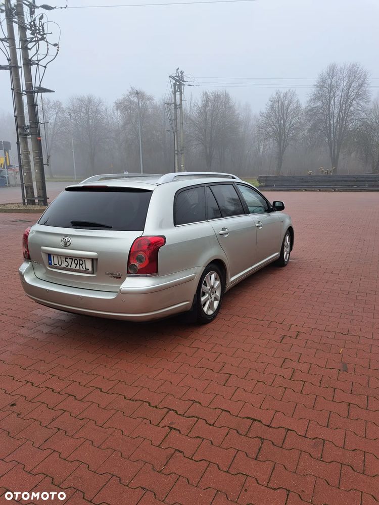 Toyota Avensis 1.8 VVT-i Combi - 14