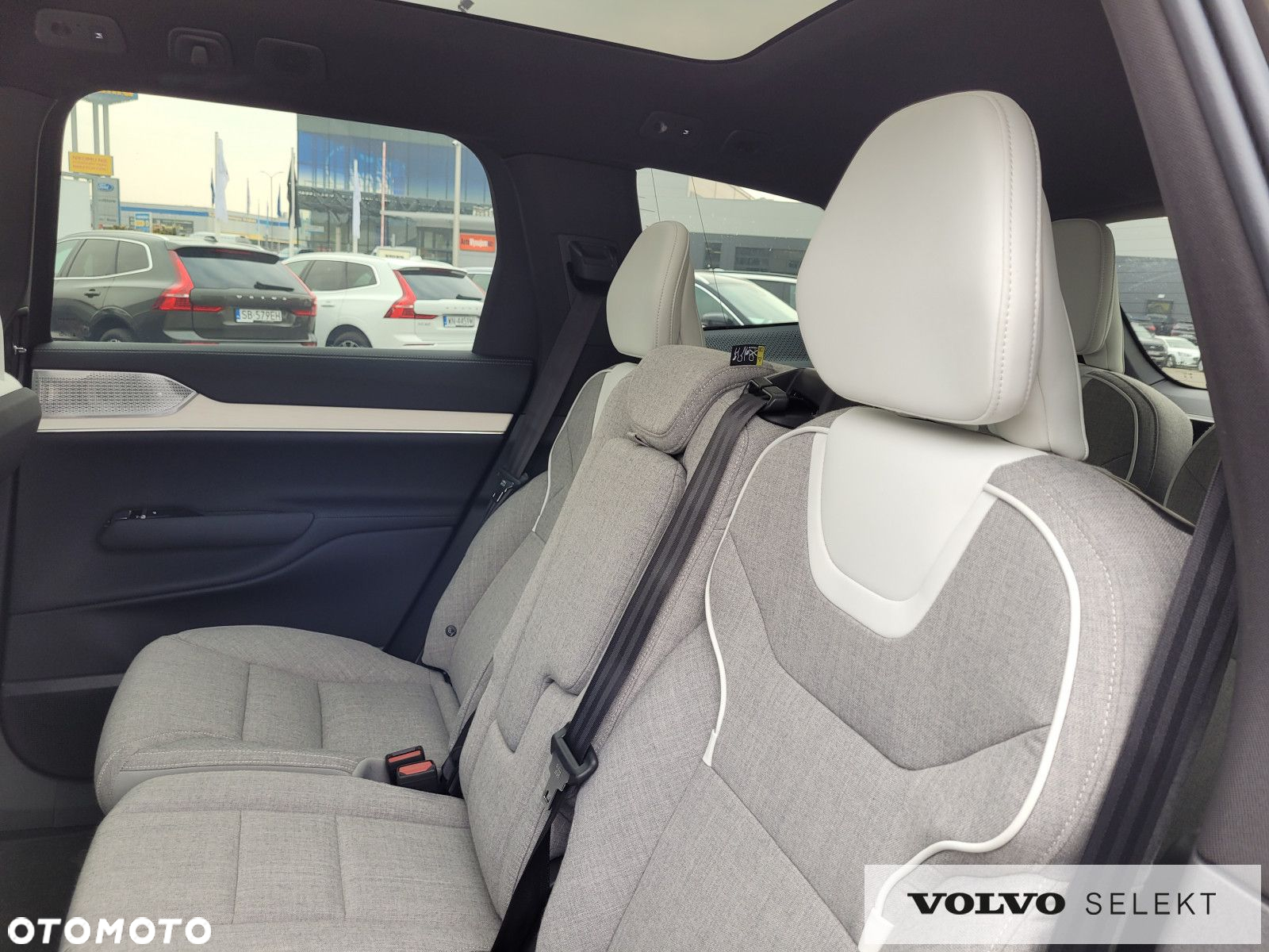 Volvo EX90 - 28