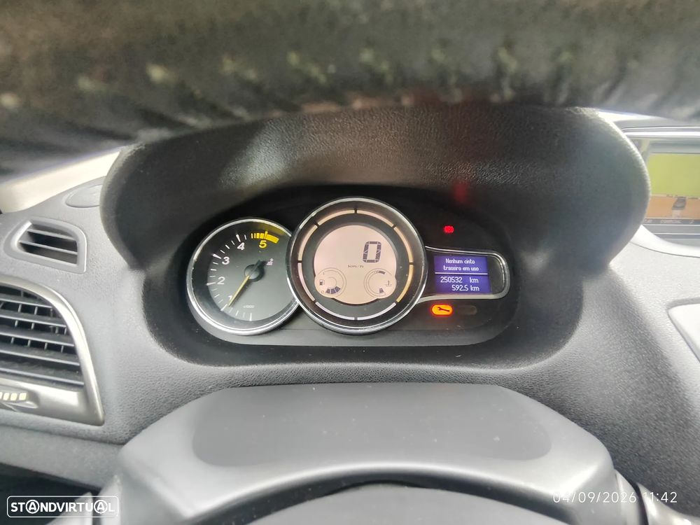 Renault Mégane 1.5 dCi Dynamique - 27