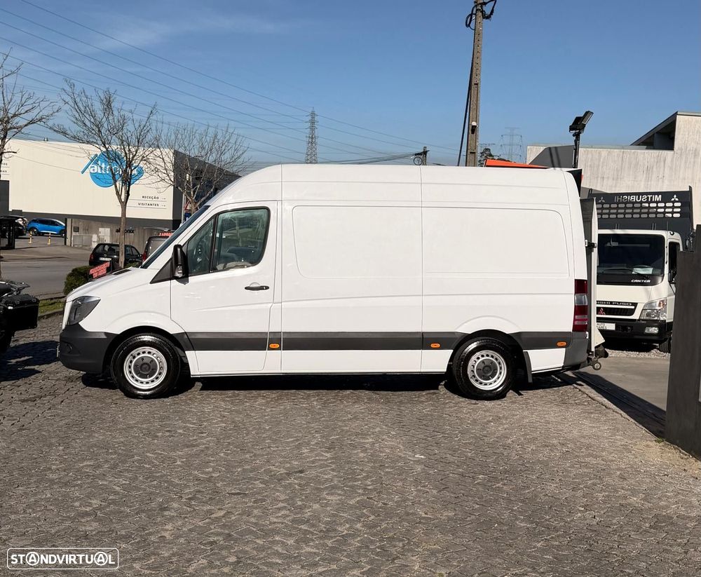 Mercedes-Benz Sprinter 313 c/ Plataforma - 3