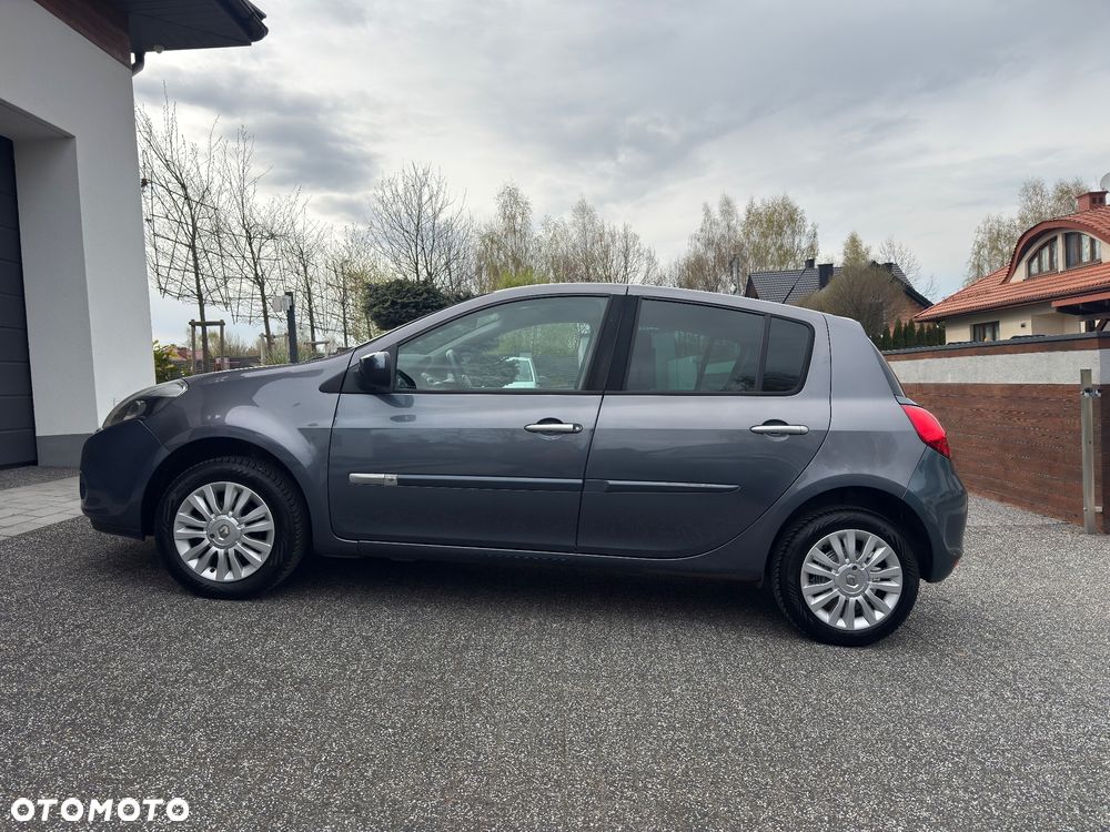 Renault Clio 1.2 16V Alize Euro5 - 1