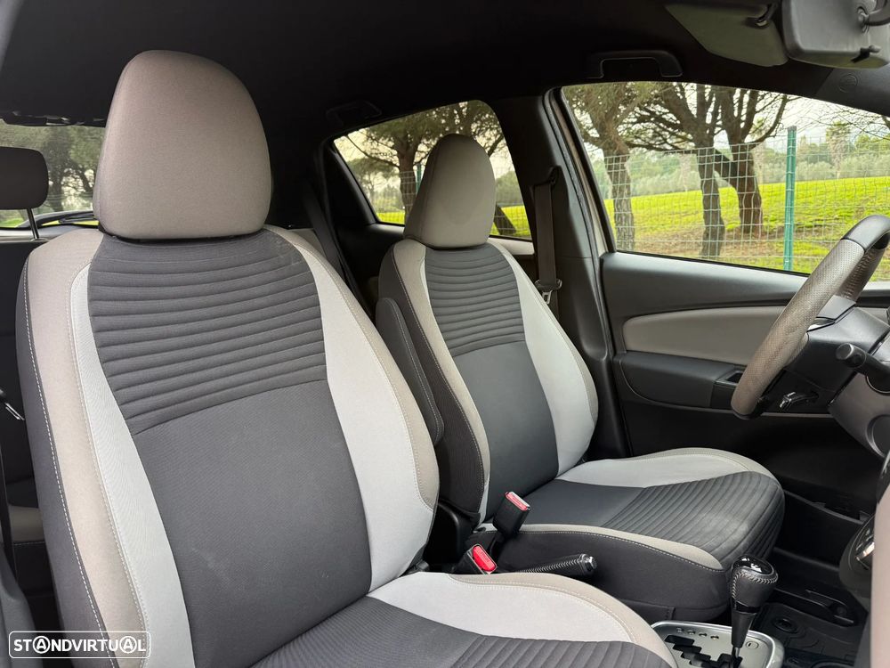 Toyota Yaris 1.5 HSD Square Collec.Bronze - 34