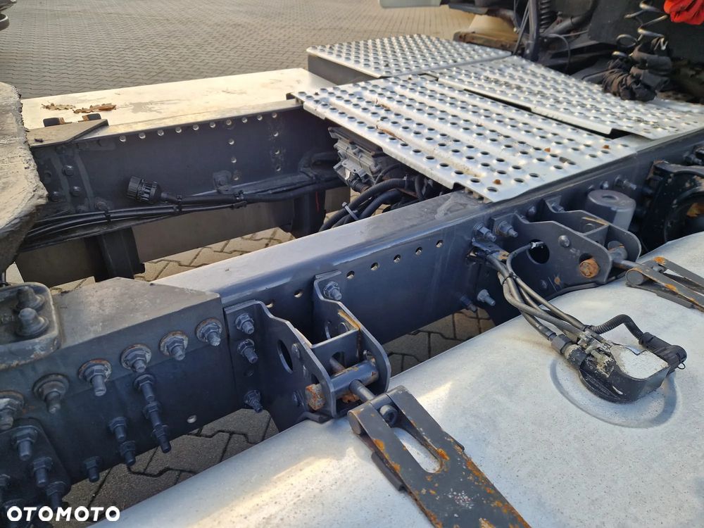 Volvo Rama Odnowiona, Opony 10 mm bieżnika MEGA - 7