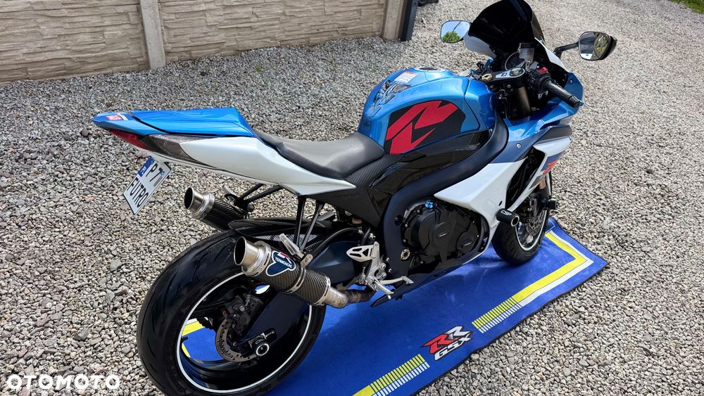 Suzuki GSX-R - 6