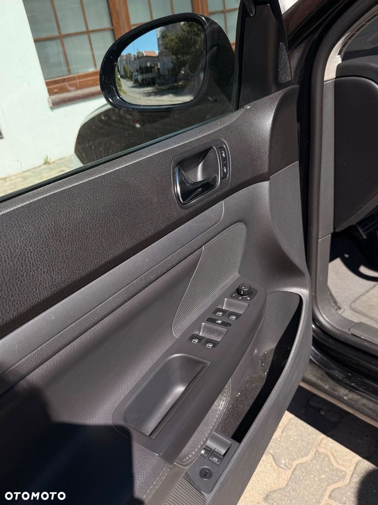 Volkswagen Jetta 2.0 Turbo FSI DSG Sportline - 19