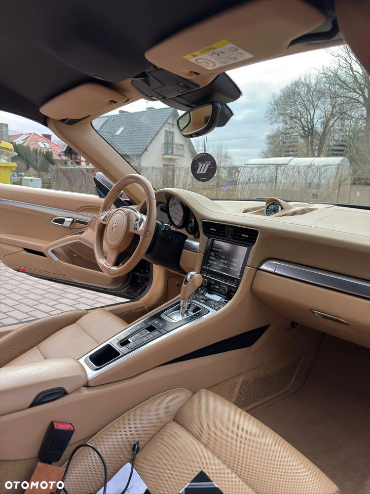 Porsche 911 Carrera 4 PDK - 21