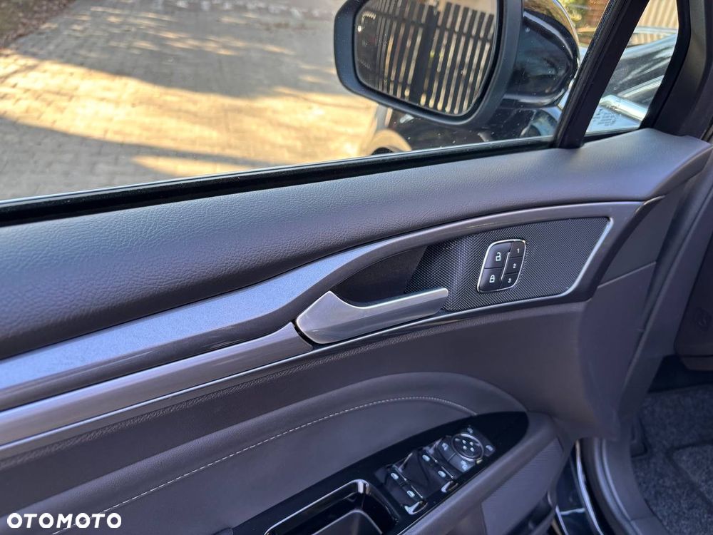Ford Mondeo 2.0 Hybrid Titanium - 14