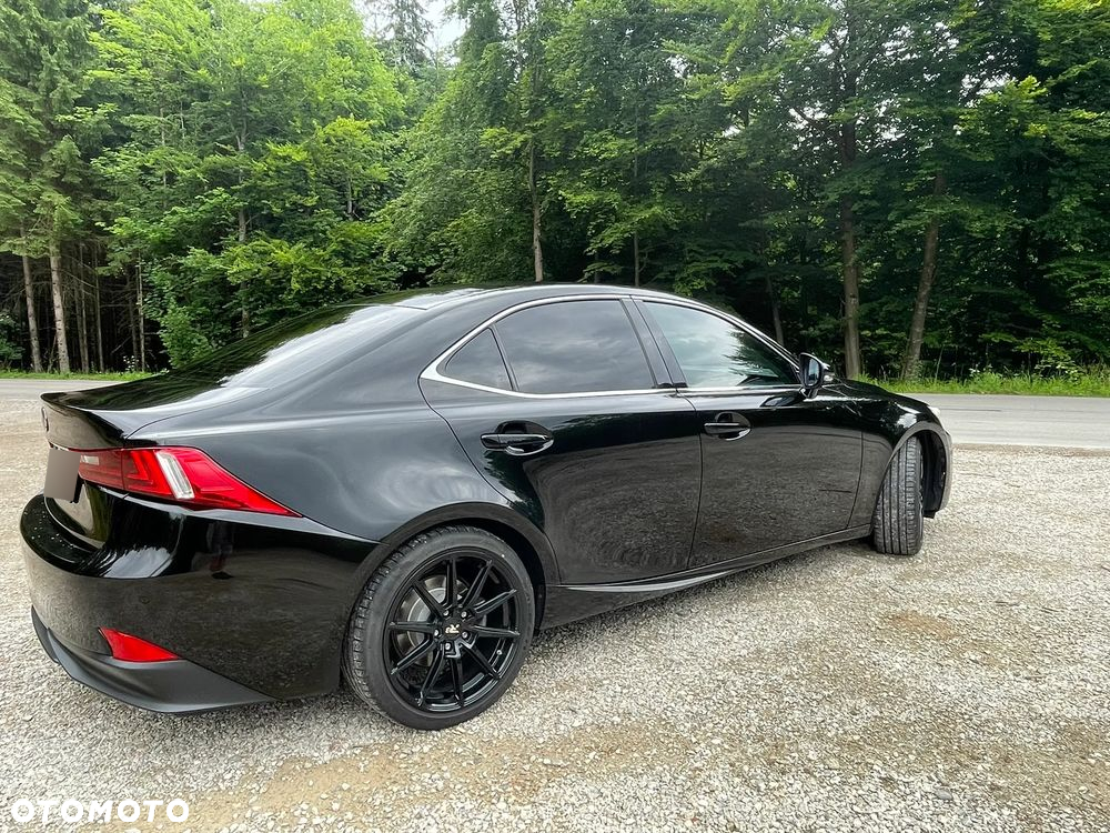 Lexus IS 300h Executive Line - 4