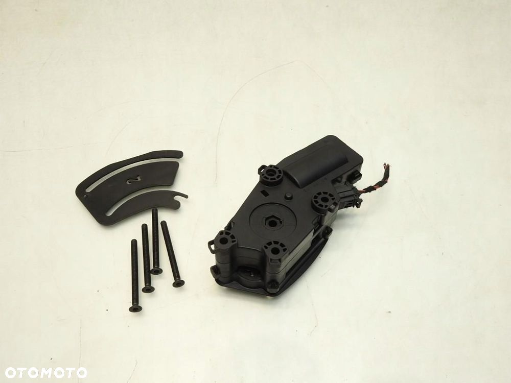 ZAMEK KLAPY BAGAŻNIKA PRAWY TYŁ SKODA SUPERB II 3T0827300B - 3