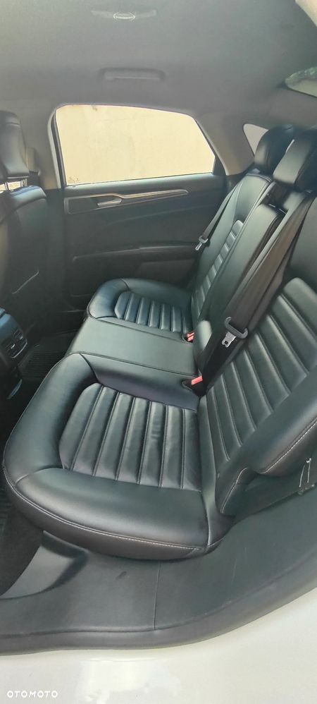 Ford Fusion - 10