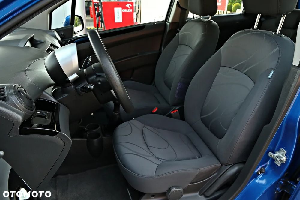 Chevrolet Spark - 24