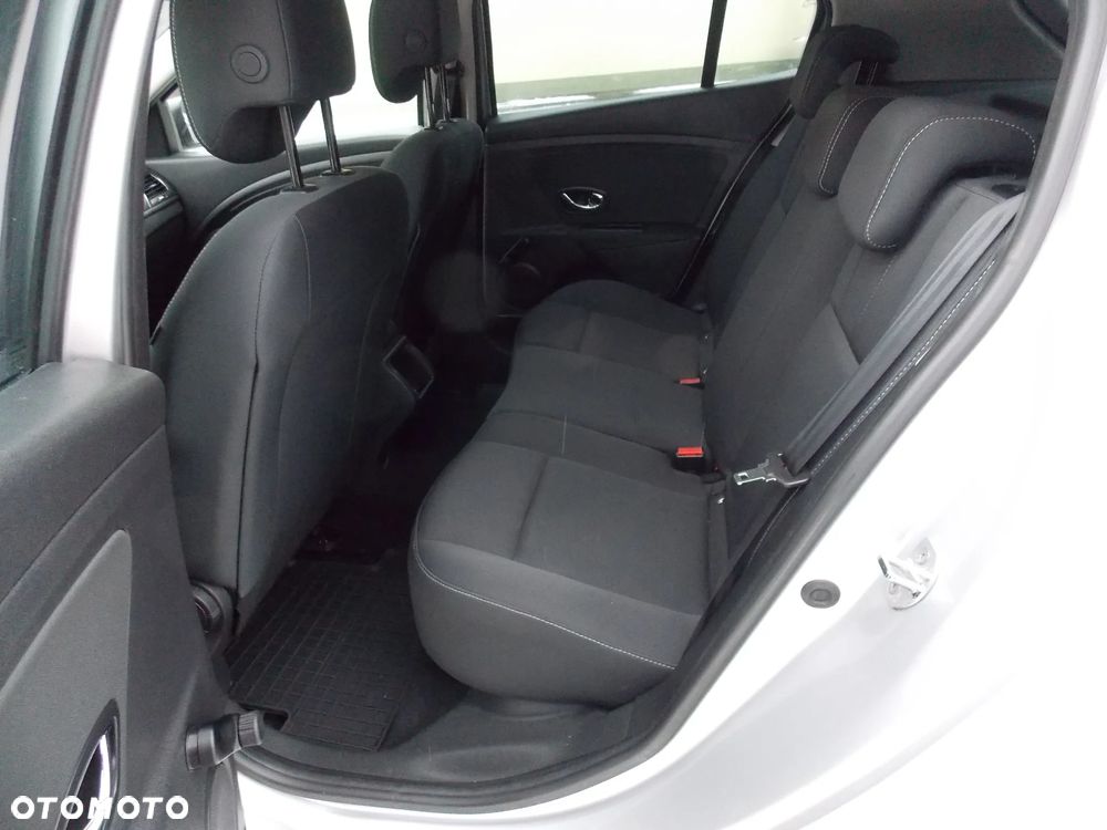 Renault Megane ENERGY TCe 115 Start & Stop Bose Edition - 17