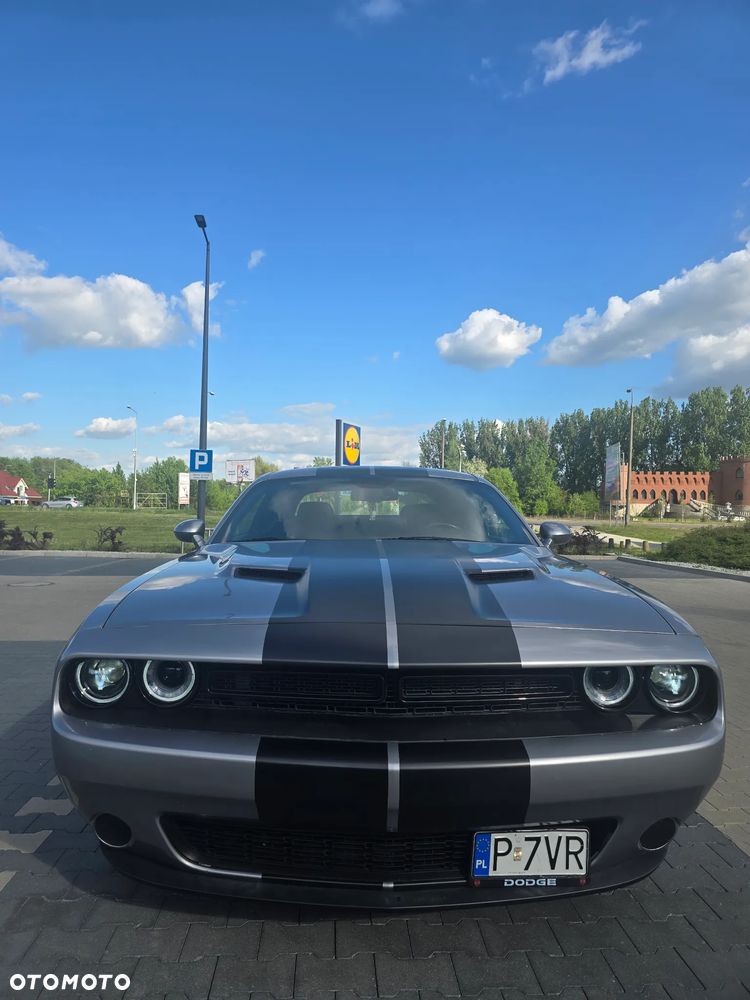 Dodge Challenger - 14