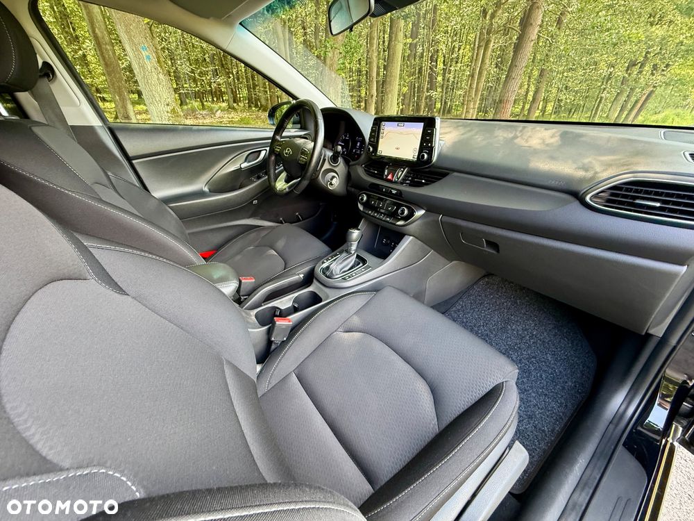 Hyundai i30 1.6 D Comfort DCT - 23