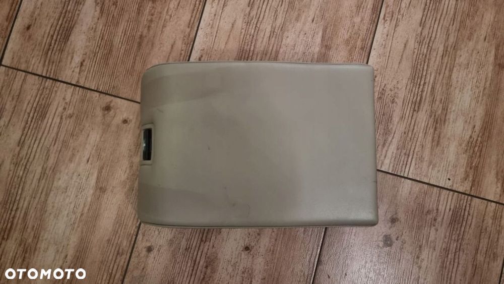 OBUDOWA OSŁONA APTECZKI ŚRODKOWA PO LIFT BMW E31 840 850 - 1