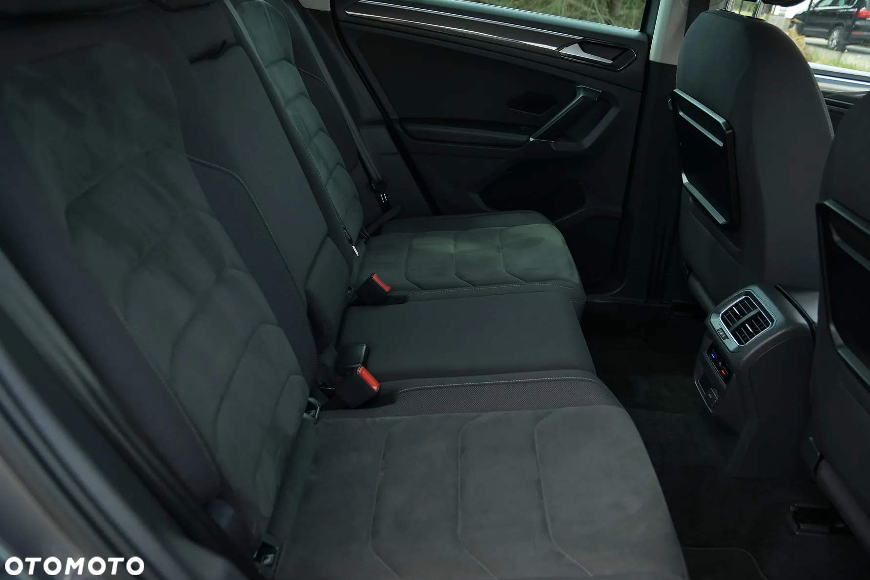 Volkswagen Tiguan - 24