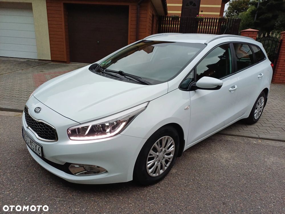 Kia Ceed - 34