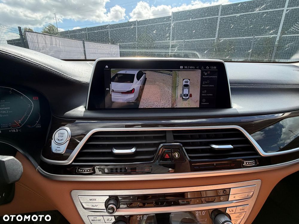 BMW Seria 7 750Li xDrive sport - 10