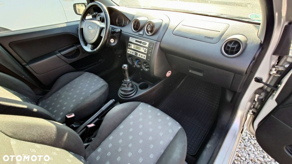 Ford Fiesta - 9