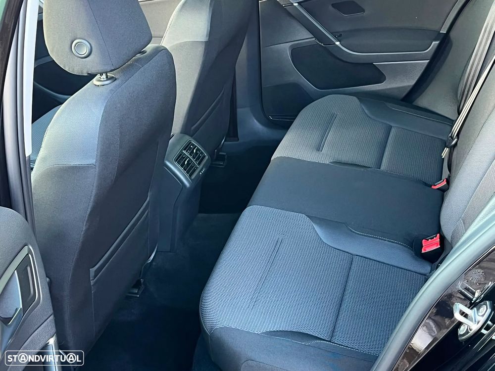 VW Golf 1.6 TDI R-Line - 36