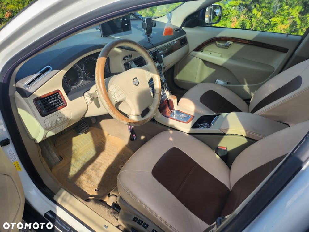 Volvo XC 70 3.2 AWD Momentum - 8