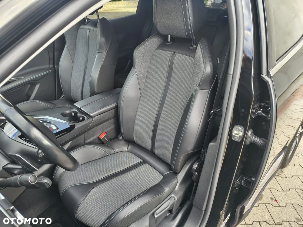 Peugeot 3008 225 e-EAT8 Allure - 19