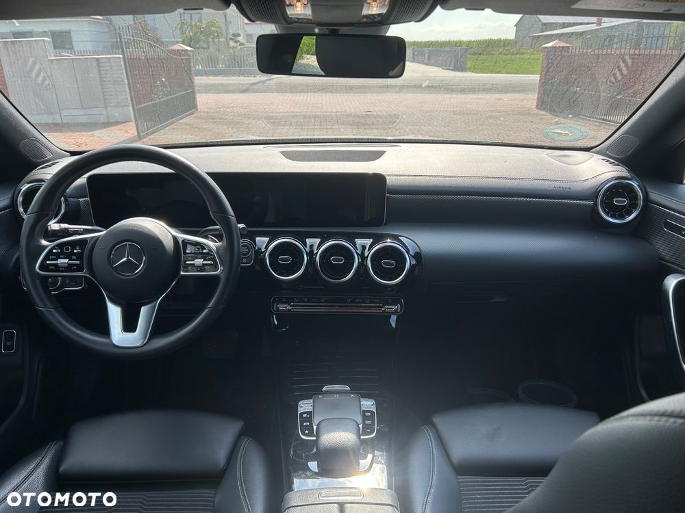 Mercedes-Benz CLA 200 Shooting Brake 7G-DCT - 16