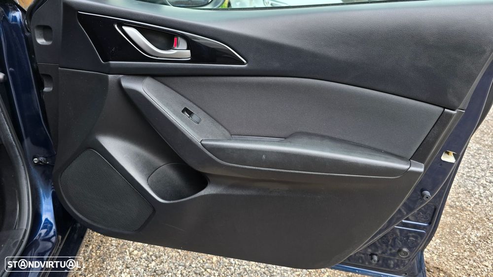 Mazda 3 Hatchback - 34