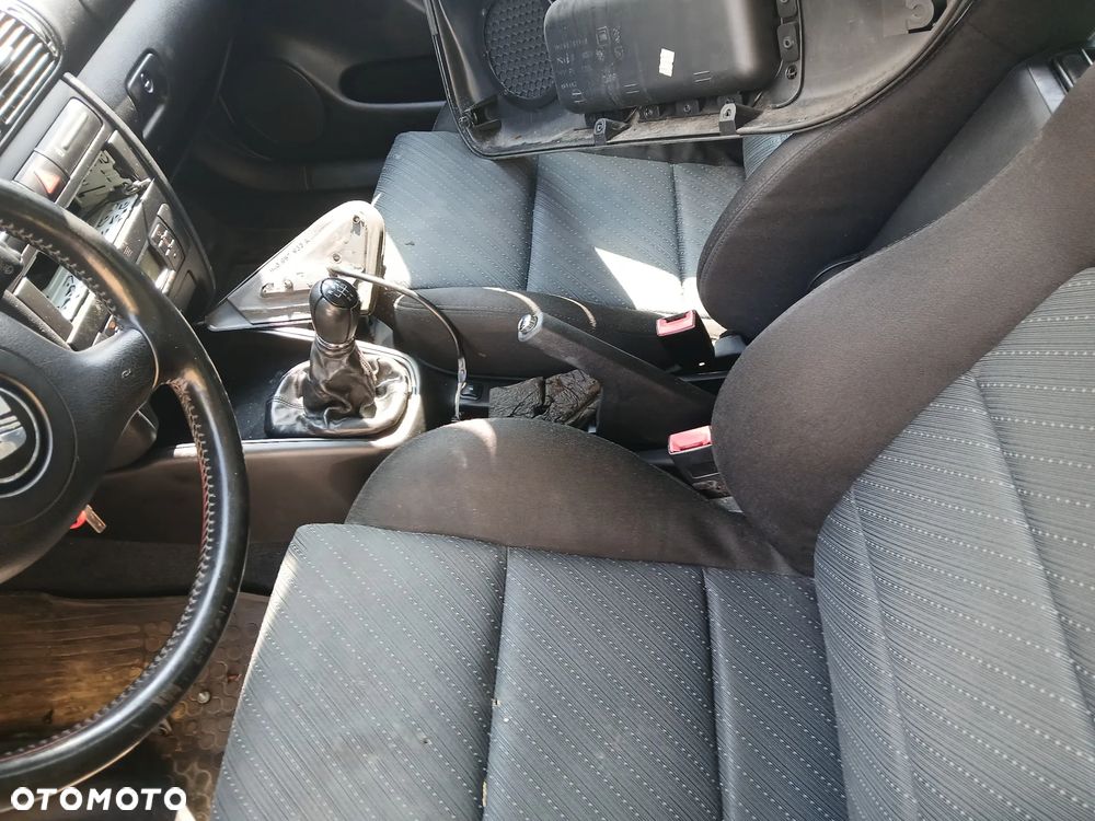 seat toledo II LC9Z fotel fotele kanapa deska kokpit podsufitka boczek boczki klamka podłokietnik - 3