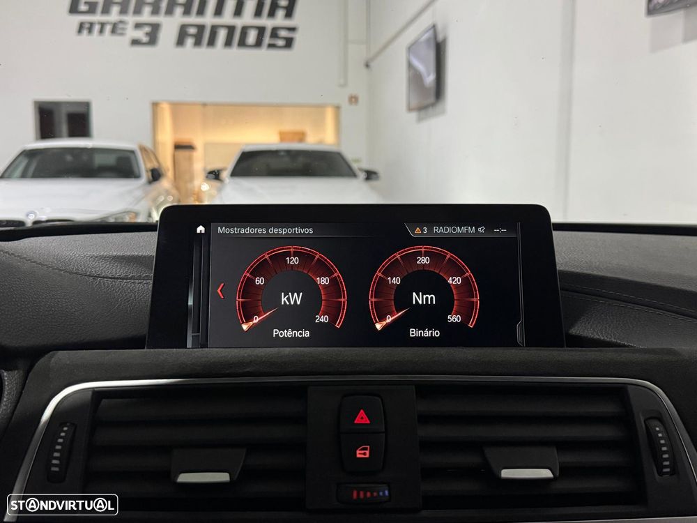 BMW 330 e iPerformance Pack M - 30