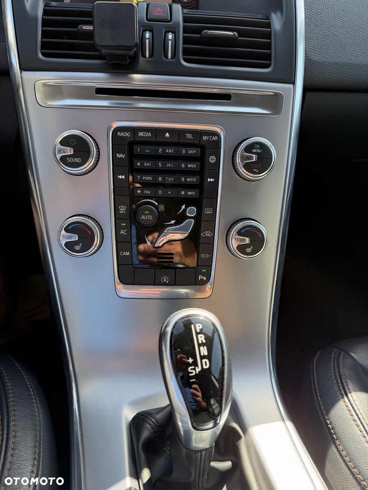 Volvo XC 60 - 8