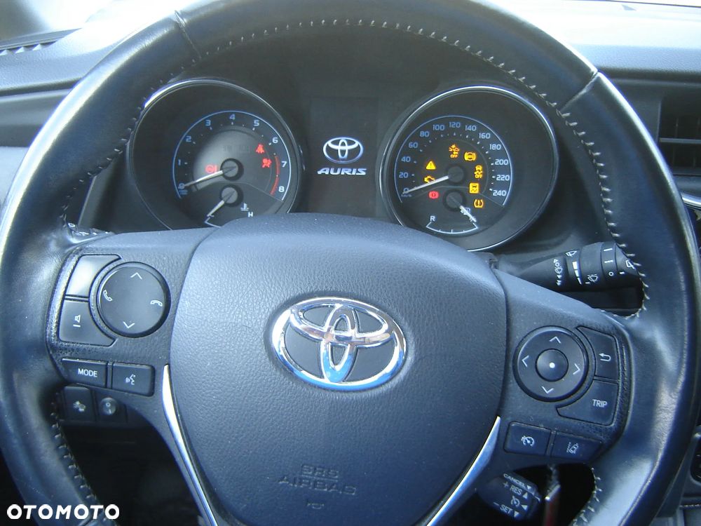 Toyota Auris 1.6 Premium - 35