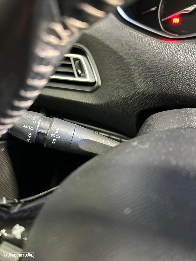 Peugeot 308 SW PureTech 130 GPF Stop & Start Allure - 32