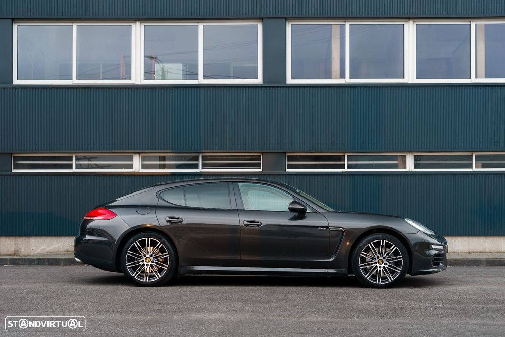 Porsche Panamera Standard - 3