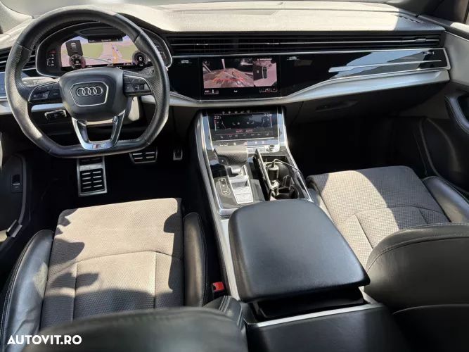 Audi Q8 - 12