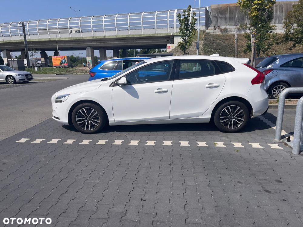Volvo V40 T3 Drive-E Momentum - 16