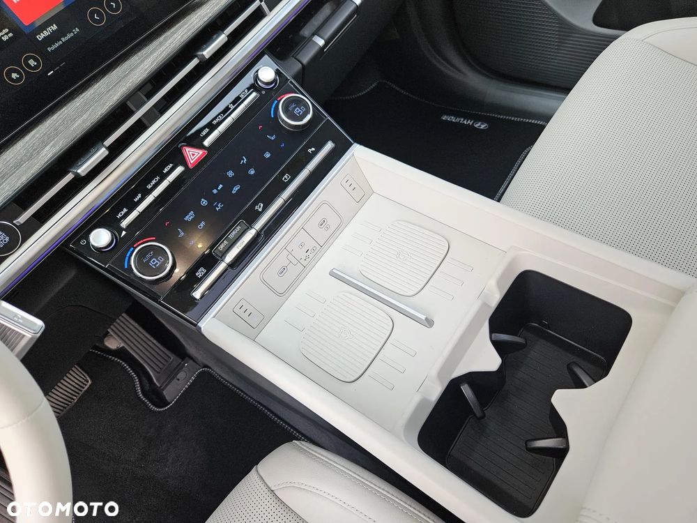 Hyundai Santa Fe 1.6 T-GDI HEV Platinum 4WD 7os - 28